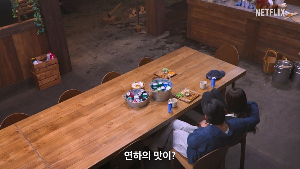 '솔로지옥5' 역대급 수위 터졌다…선 제대로 넘은 스킨십, "연하의 맛 어때" 