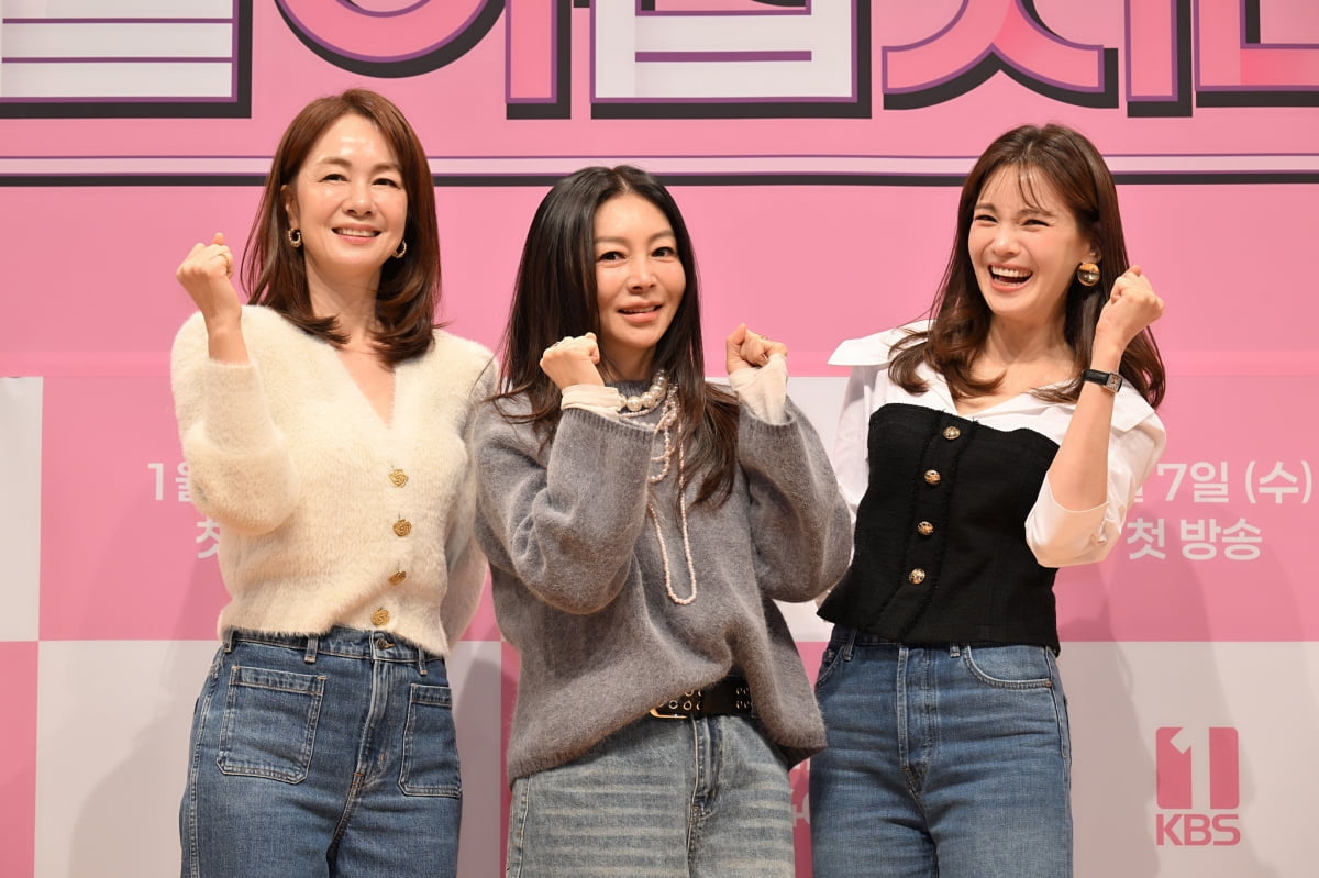 [종합] 박원숙, 결국 건강 악화로 떠났다…'싱글맘' 황신혜와 새롭게 돌아온 '같이삽시다' 