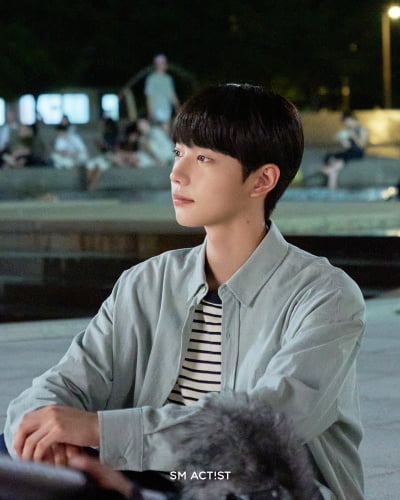 187cm 71kg이라는 SM엔터 비주얼 남배우, 7년 차에 23살 다운 풋풋한 꽃미모 자랑 ('스프링')