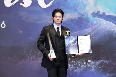 김지훈, 2026 멀티테이너상 수상