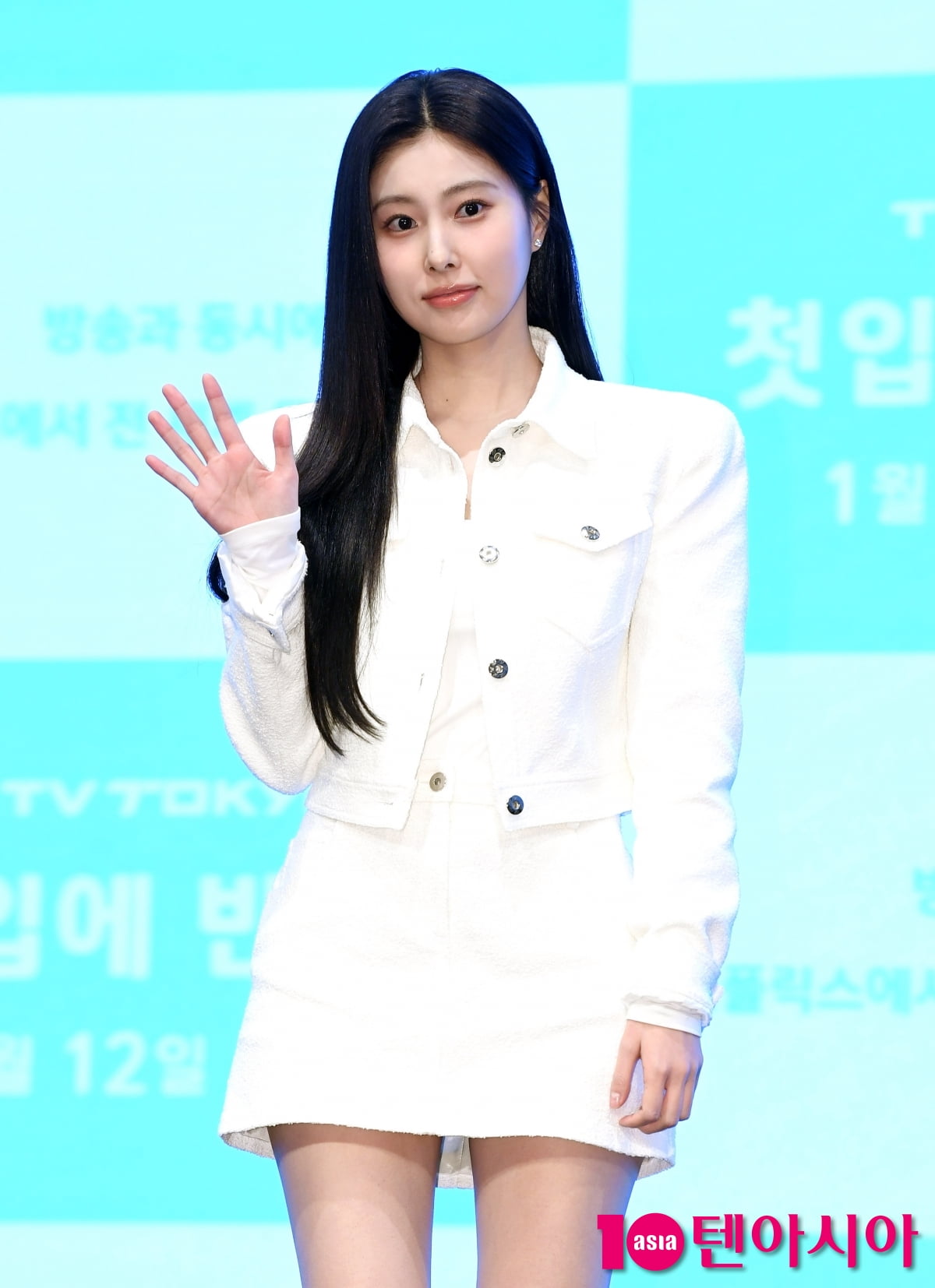 강혜원, 청순미 뿌리는 인사[TEN포토+]