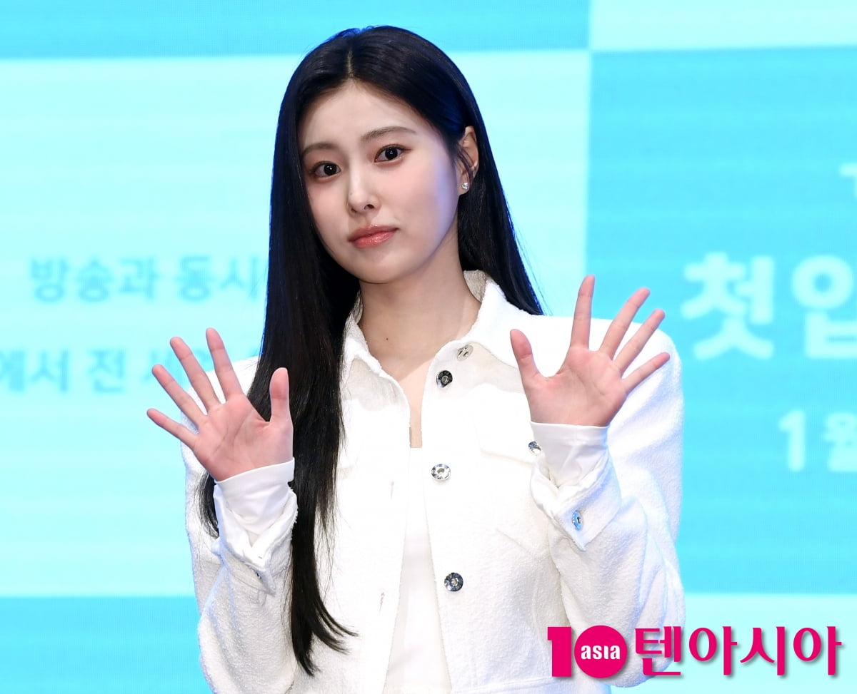 강혜원, 청순미 뿌리는 인사[TEN포토+]