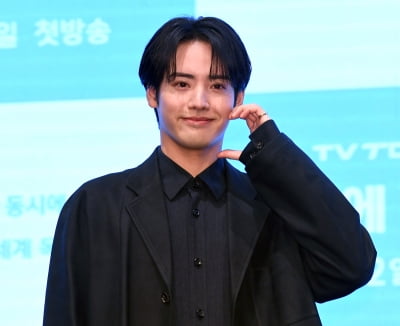 아카소 에이지(赤楚衛二), 한국 4번째 방문[TEN포토+]