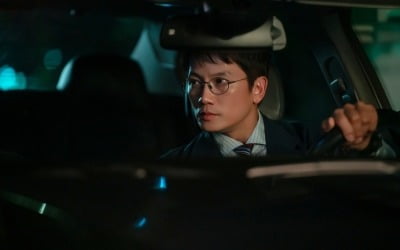 첫화부터 최고 시청률 6.9% 찍었다더니…지성, 드디어 박희순 뒤 밟는다 ('판사이한영')