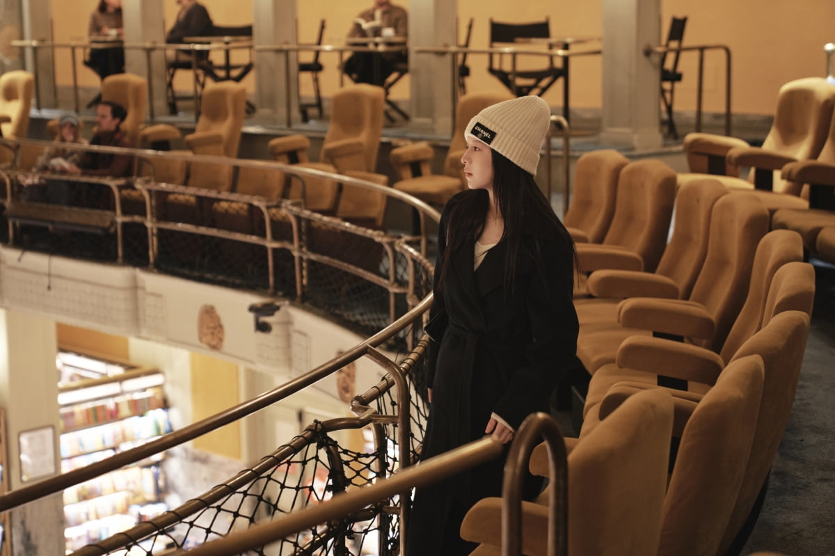 김선호♥고윤정, '로맨틱' 해외 여행 포착됐다…핑크빛 밤거리 데이트('이 사랑 통역')