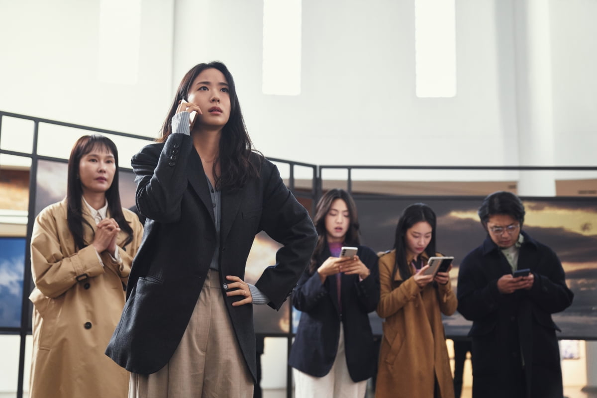김선호♥고윤정, '로맨틱' 해외 여행 포착됐다…핑크빛 밤거리 데이트('이 사랑 통역')