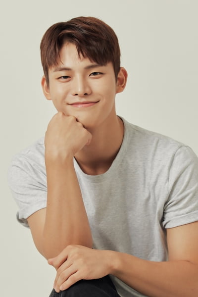 몸부심 넘친다는 '황정음 前소속사' 20대 남배우, 김혜윤과 호흡 "외적으로 벌크업해" ('오인간')