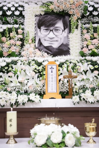 故 안성기, 내일(9일) 명동성당서 장례 미사…정우성 추모사 낭독[TEN이슈]