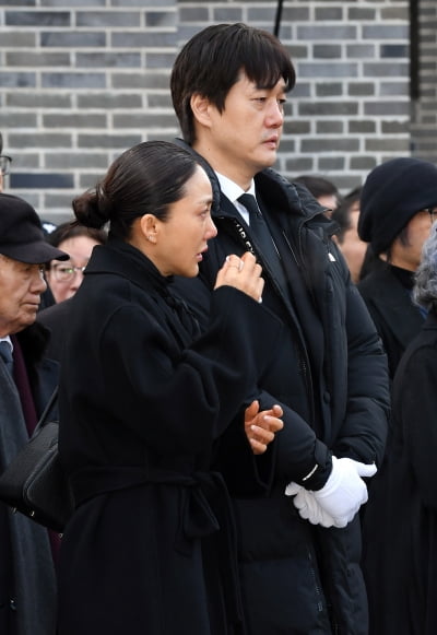 바다-유지태, 故 안성기 깊은 슬픔[TEN포토]