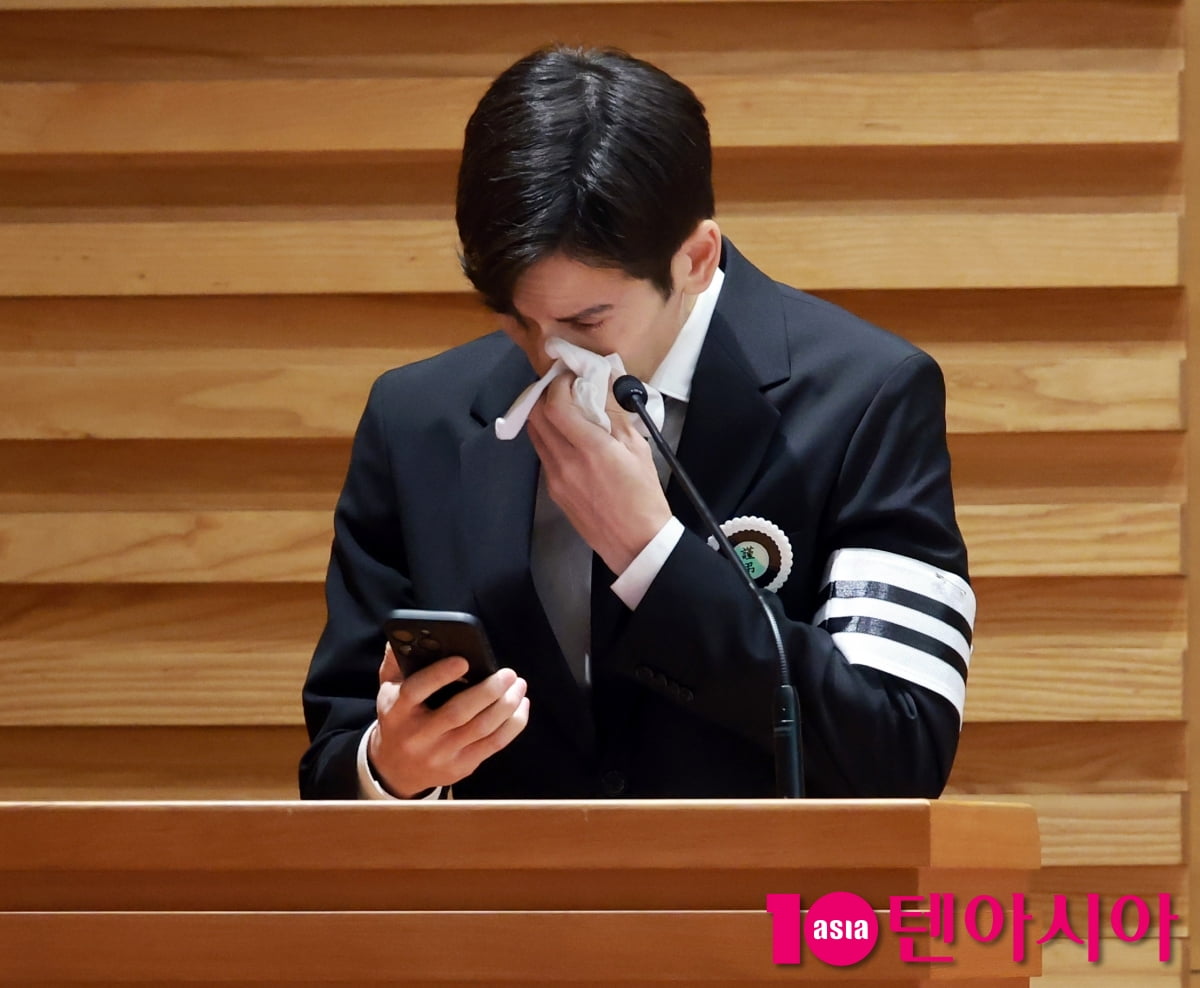 안다빈, 故 안성기 아버지를 추억하며 눈물[TEN포토]