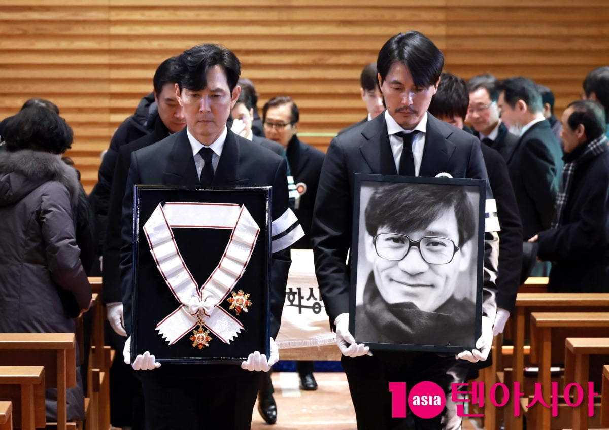 명동성당서 故 안성기 영결식 엄수[TEN포토]