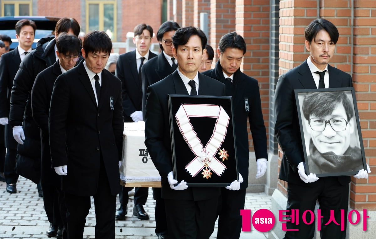 명동성당서 故 안성기 영결식 엄수[TEN포토]