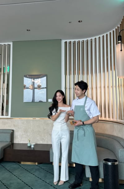 손종원, 재벌 4세와 과거 사진 파묘됐다…10개월 전에도 다정하게 찰칵