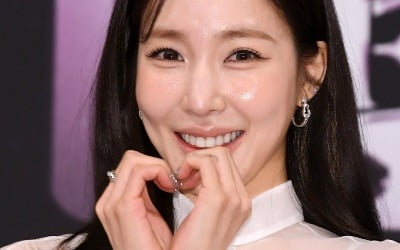[종합] '변요한♥' 티파니, 열애 인정 1달 만에 입 열었다…"사랑했던 내 모습 떠올라" ('베일드컵')
