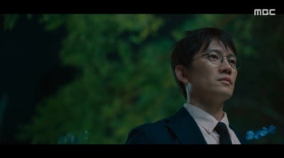 [종합] "나도 괴물이야" 죄책감…지성, 판사 된 이유 '폭행 방관' 속죄였다 ('이한영')