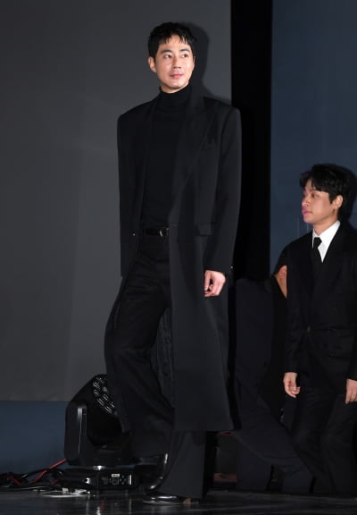 조인성, 걸어다니는 조각상[TEN포토]