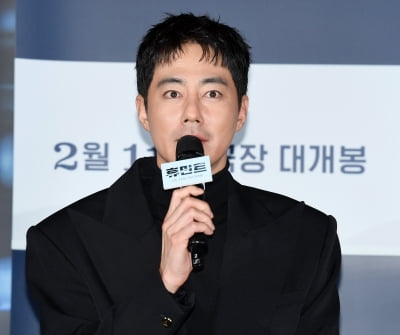 조인성, "해외 촬영 향수병 힘들었다"[TEN포토]