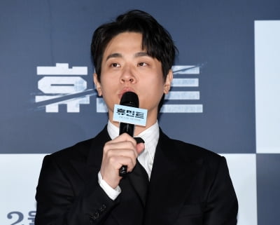 박정민, "감독에게 손목 꺾였다" 폭로…가까이서 보면 비극·멀리서 봐야 희극('휴민트')