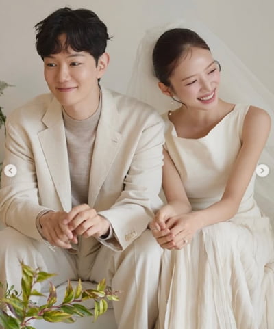 '윤수영 대표♥' 김지영, 혼전임신으로 2월 결혼…임산부의 미모가 이 정도