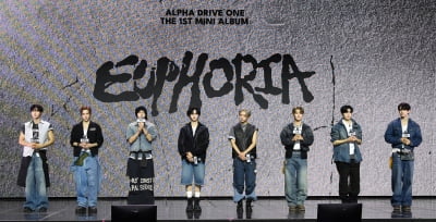알파드라이브원, 제로베이스원 계보 잇는다 [TEN포토]