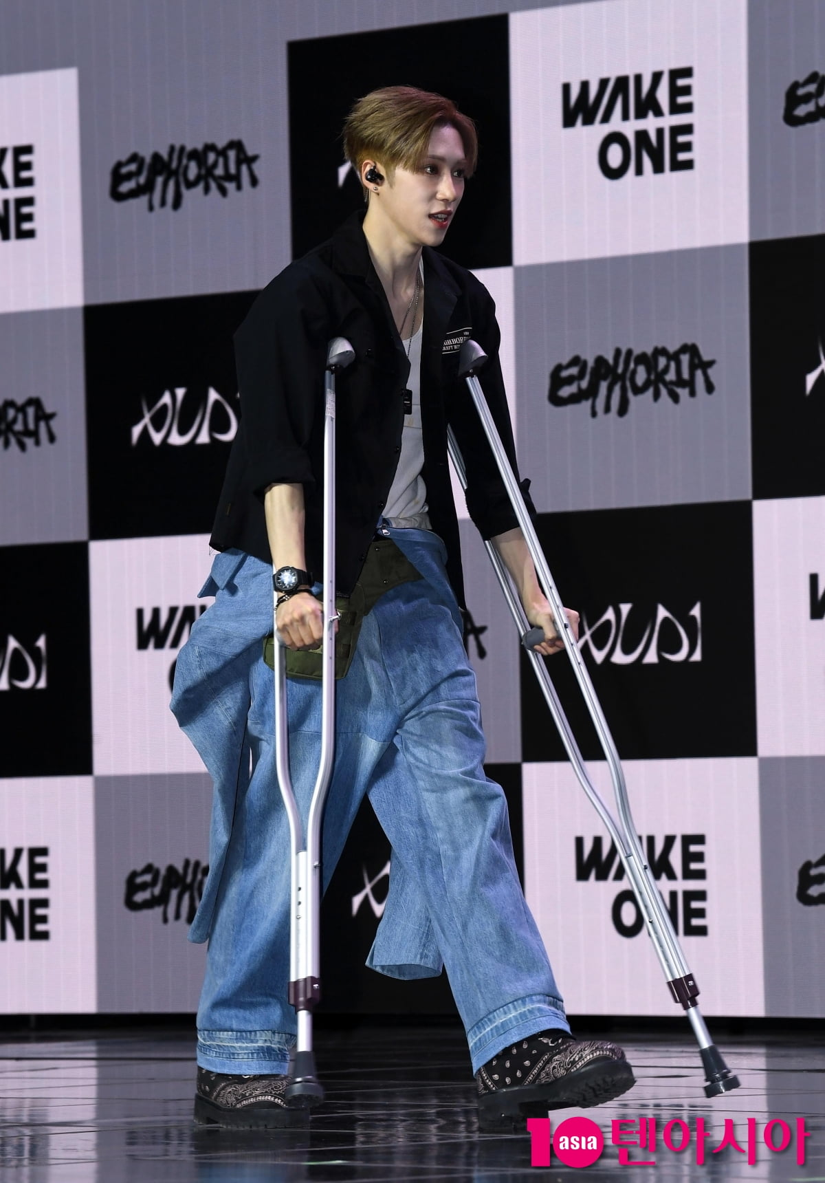 알파드라이브원 아르노, 데뷔 하는날 부상[TEN포토+]