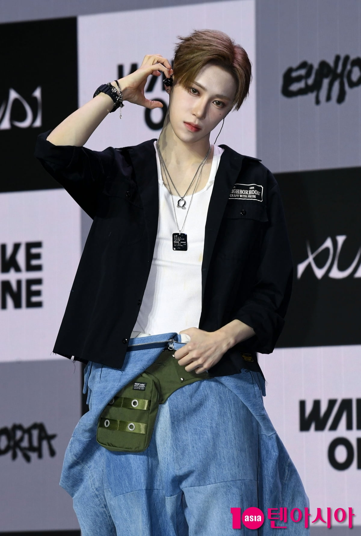 알파드라이브원 아르노, 데뷔 하는날 부상[TEN포토+]