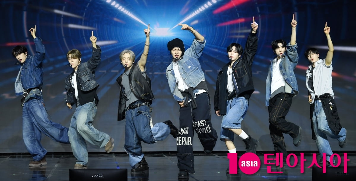 알파드라이브원, 본격 활동시작...5년동안 잘 부탁합니다[TEN포토+]