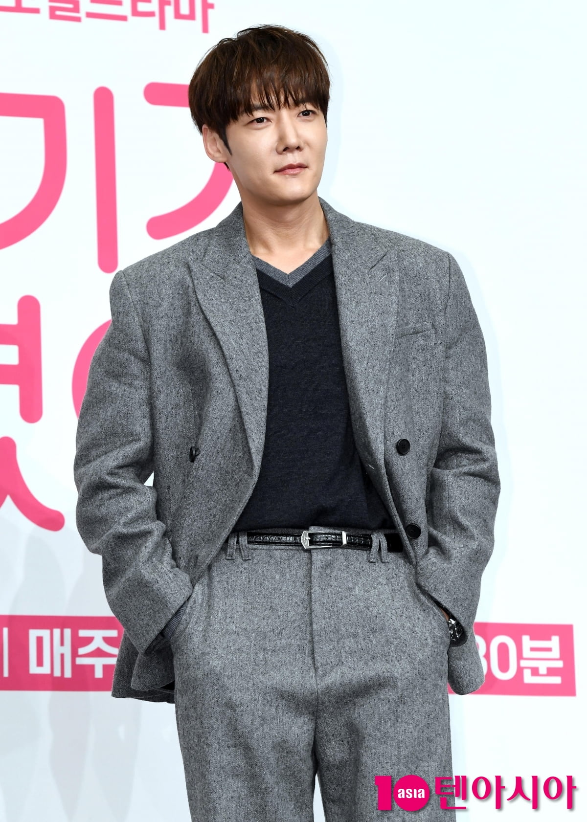 최진혁, 마성의 분위기남...애교 눈웃음[TEN포토+]