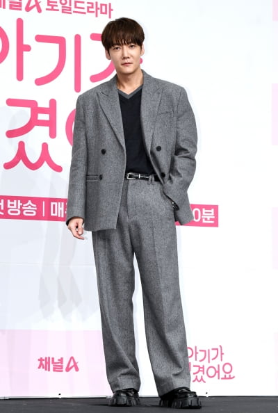 최진혁, 마성의 분위기남...애교 눈웃음[TEN포토+]