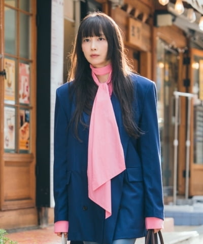 원조 비율 여신으로 유명했는데…'원빈♥' 이나영, 40대 후반에도 마네킹 비주얼 자랑 ('아너')