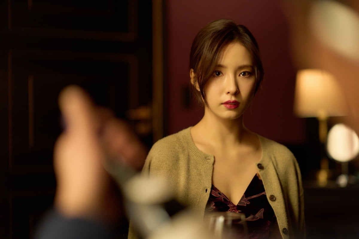 '휴민트' 차갑고도 뜨거운 온도