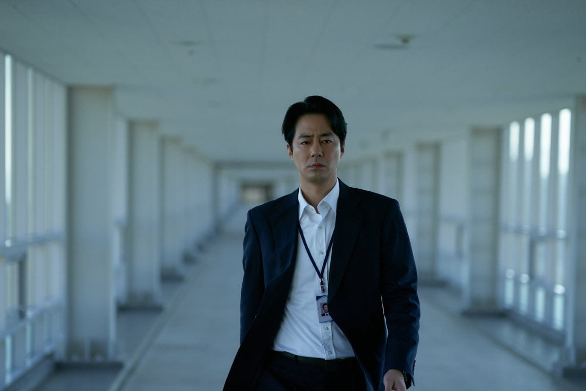 '휴민트' 차갑고도 뜨거운 온도