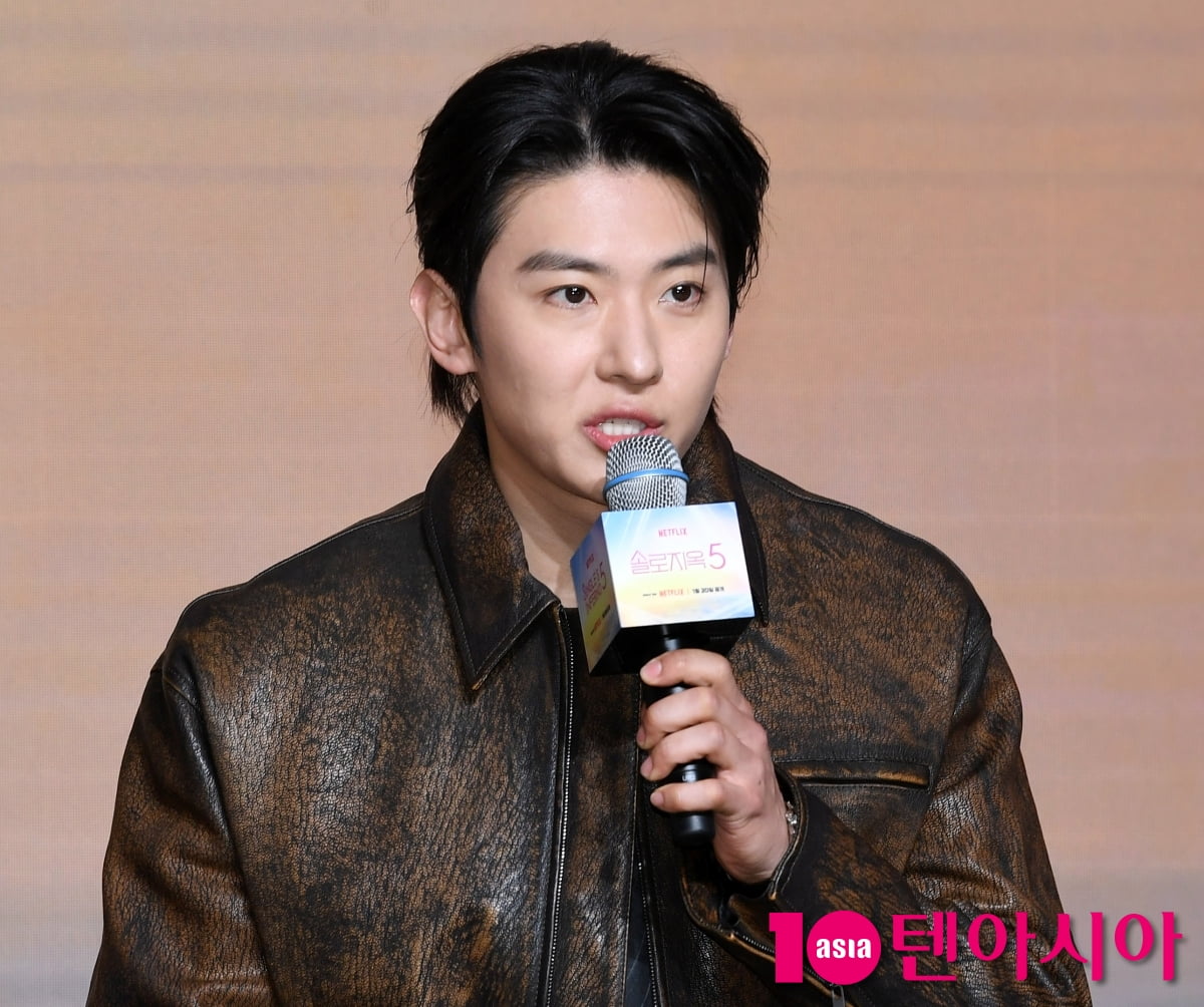 덱스, "날 뛰어넘는 수영장신 나온다"[TEN포토]