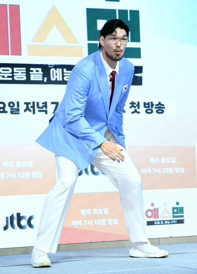 하승진, 어마어마한 문짝남[TEN포토+]