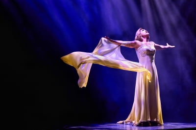 관객과 하나되는 공연의 힘…'킹키부츠'가 보여준 쇼뮤지컬의 정석 [TEN리뷰]