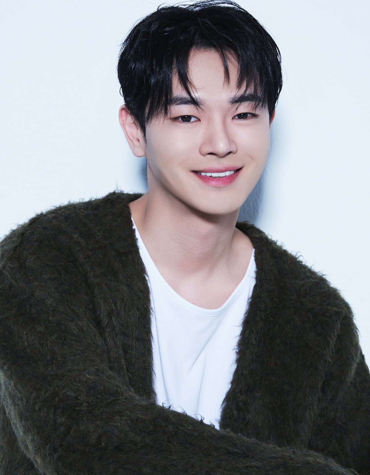 돌연 잠적했던 30대 유명 남배우, 김혜윤 손잡았다…박성웅 소속사 이적 후 깜짝 행보 ('오늘부터')