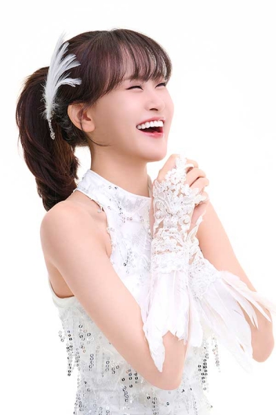 김다현, 까만 백조