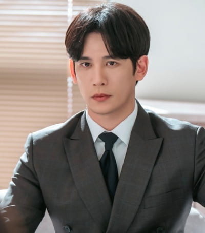 소이현 손잡은 박기웅, 유학 후 패션사업부 총괄 이사직 맡았다…"풍성한 볼거리 선사" ('사랑을')