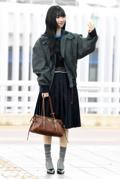 에스파 카리나, 바람도 질투하는 미모...청순미 뿌리며[TEN포토+]