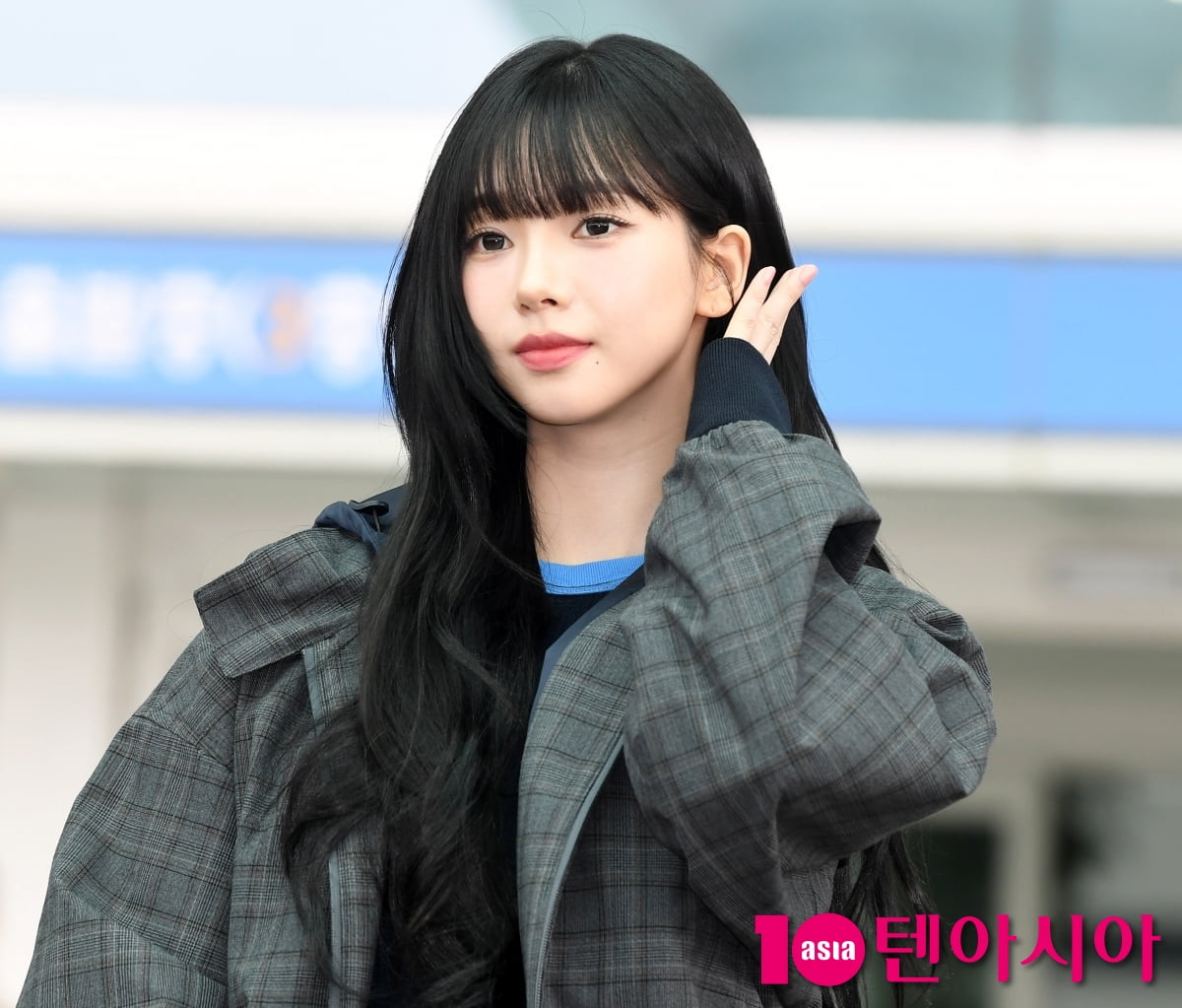 에스파 카리나, 인형이랑 붕어빵...여친짤의 정석[TEN포토+]