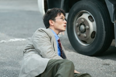 지성, 대낮에 길거리서 습격 당했다…피 흘리며 생명 위협, 폭로 후폭풍 ('이한영')