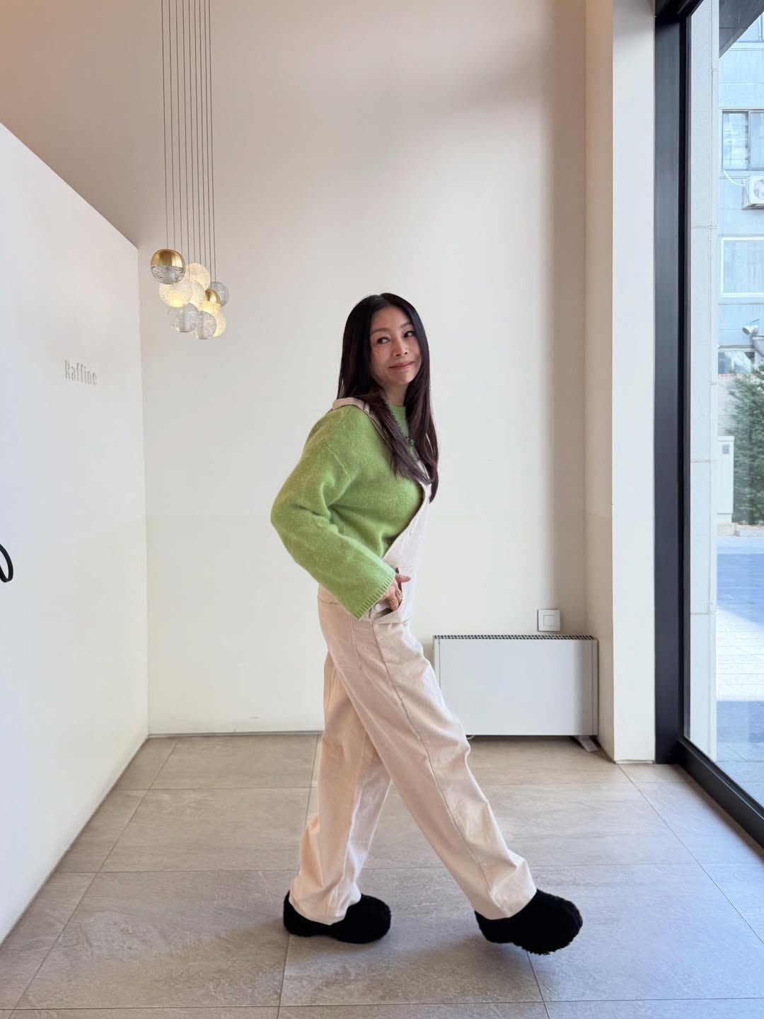 황신혜, 60대에도 '166cm·48kg' 개미허리…딸이 연애 독려한 이유 있네