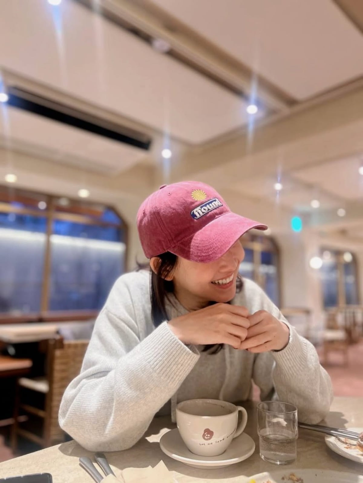 사진 = 신현빈 인스타그램