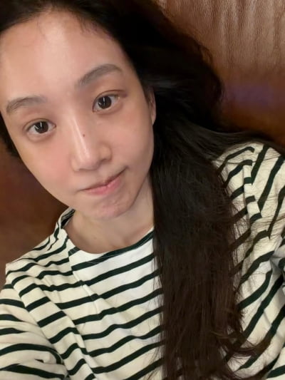 정려원, 166cm에 47kg라더니…누워서 찍어도 '굴욕 없는' 극강의 청순미