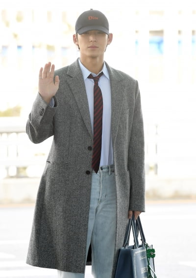 세븐틴 민규, 겨울한파도 질투하는 외모...매력적인 미소[TEN포토+]