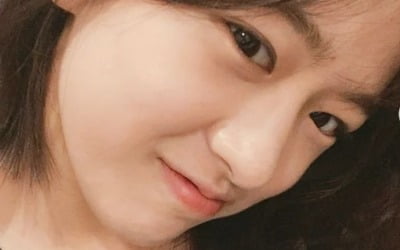 안유진, 중학생 때 미모 그대로였네…10년 전 과거 사진 공개