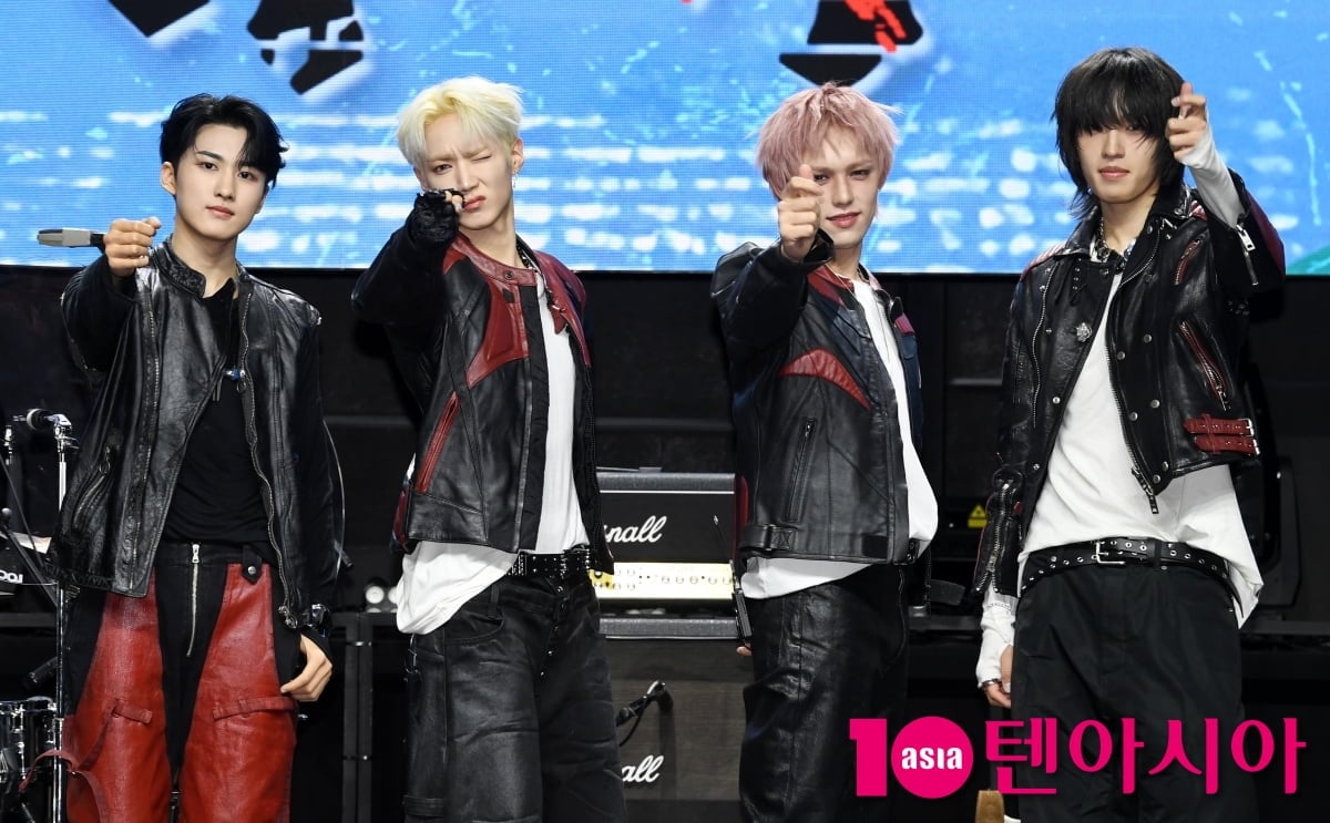 에이엠피, 미니 1집 '앰플리파이 마이 웨이' 발매 첫 컴백[TEN포토+]