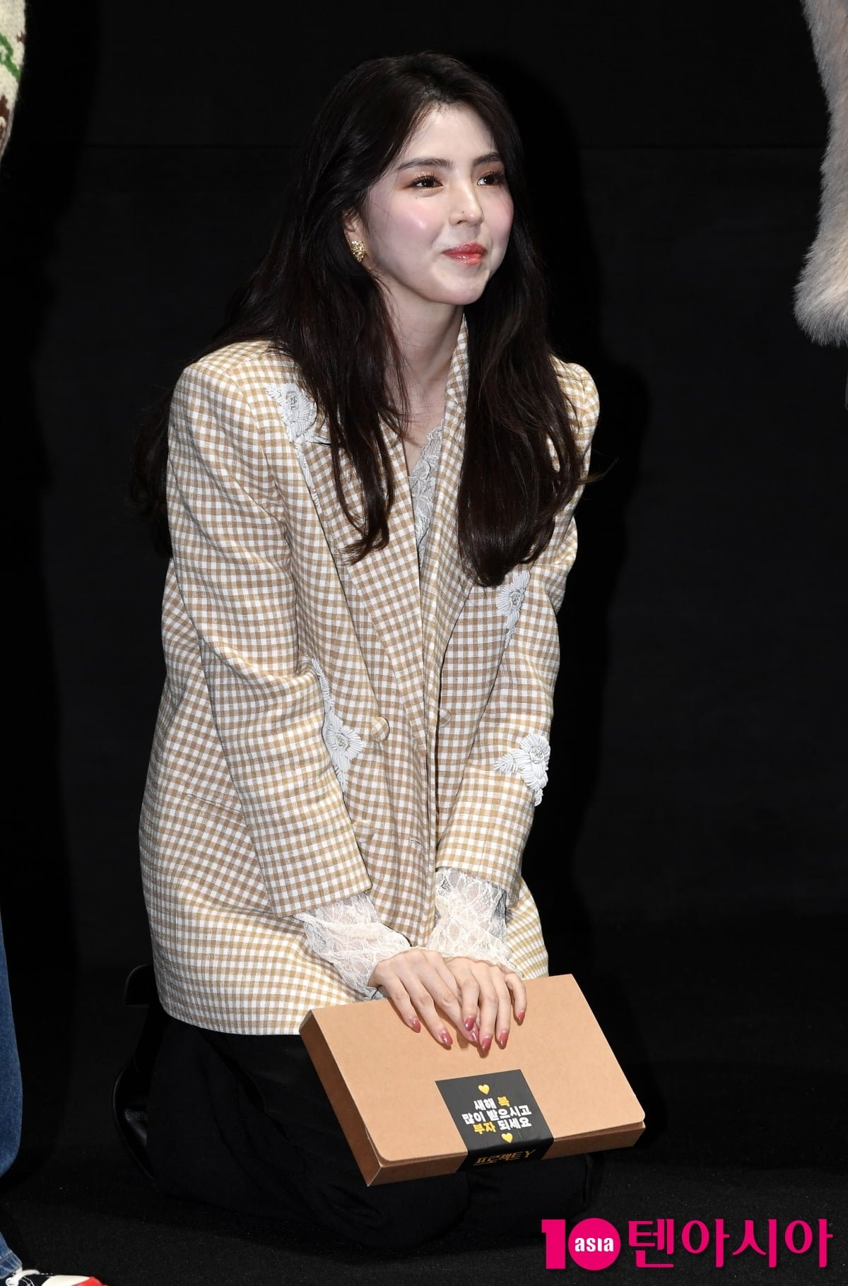 한소희, 극장에서 무릎을 꿇었다 왜?...프로젝트Y 부탁드려요[TEN포토+]