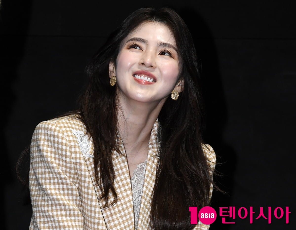 한소희, 극장에서 무릎을 꿇었다 왜?...프로젝트Y 부탁드려요[TEN포토+]