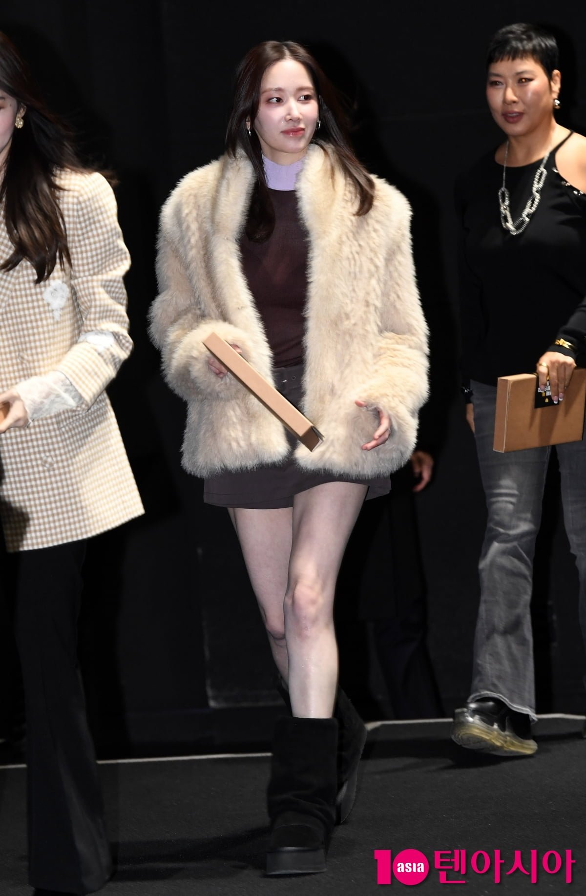 전종서, 코트 사이 아찔한 시스루...극장 밝히는 미모[TEN포토]